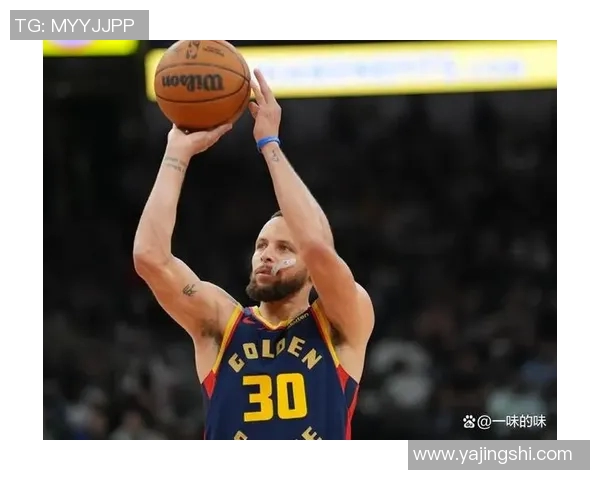 勇士主场力克马刺以129比115取得胜利展现强大团队实力 勇士主场力克马刺以129比115取得胜利展现强大团队实力